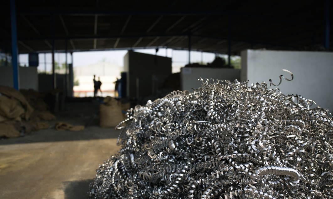 a large pile of metal spirals