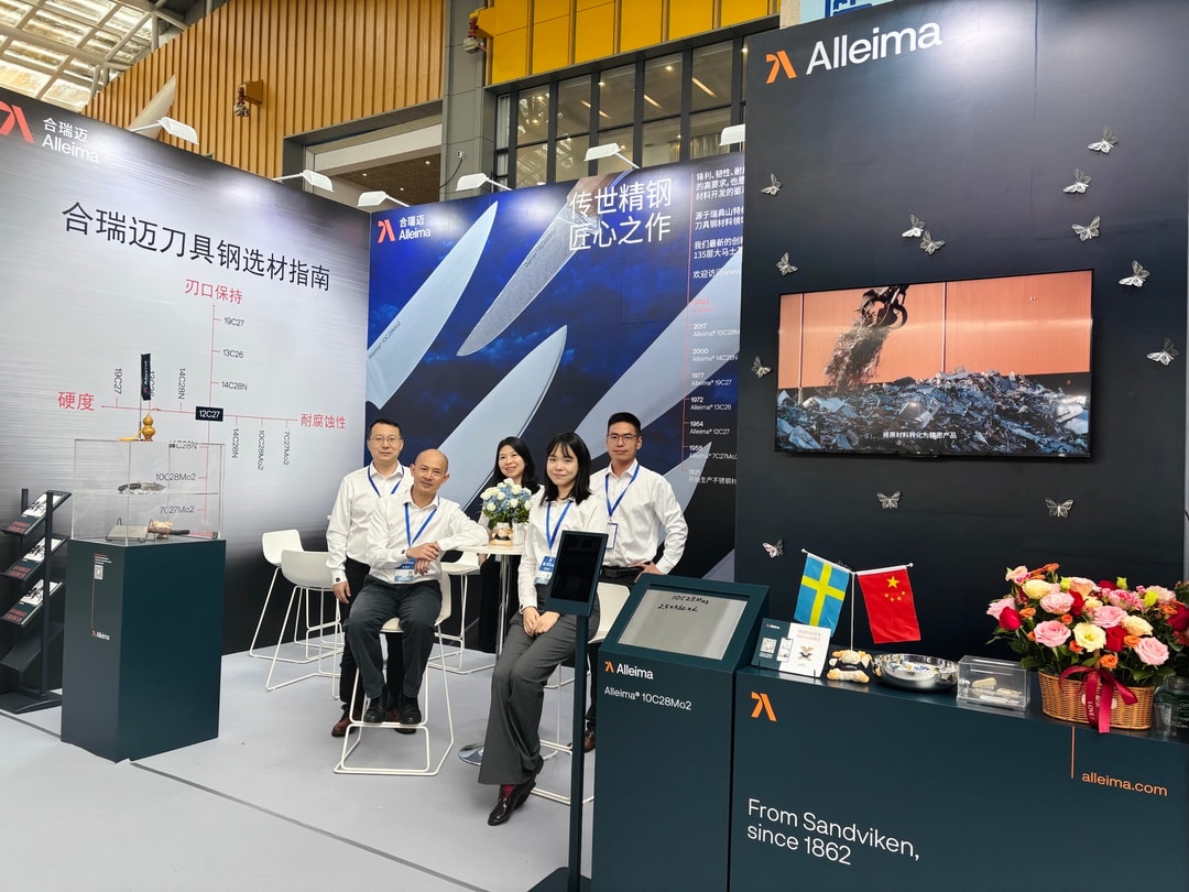 Team from Alleima in the exhibition booth